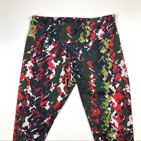 SOLD Onzie Camouflage Red Green Leggings - Picture 3 of 8